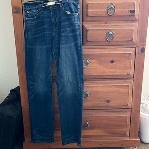 American Eagle Outfitters Men’s Next Level Airflex Relaxed Straight Blue Jeans.